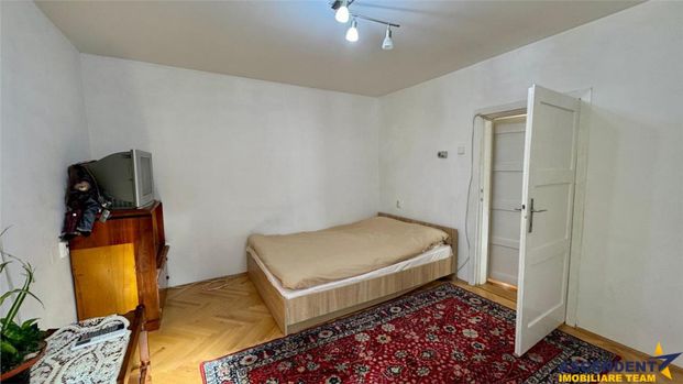 FILM Tur 3D!Casa cu 4 camere si curte, Central, Targu Mures - Photo 1