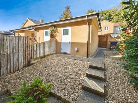 3 bedroom terraced house to rent - Photo 5