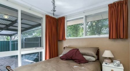 Family home in convenient location - Photo 3