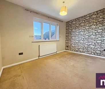 Freesia Close, Warminster, BA12 - Photo 2