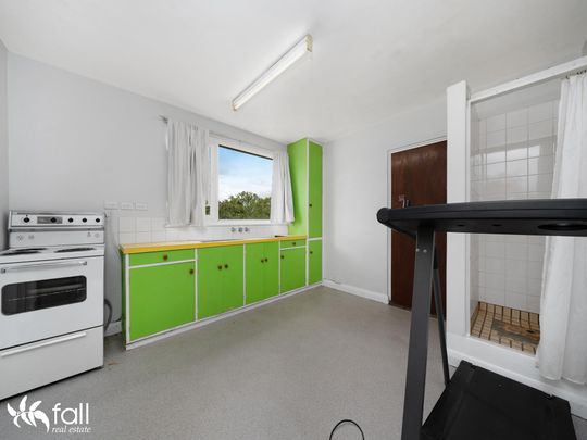 Versatile Property in a Prime Lindisfarne Location - Photo 1