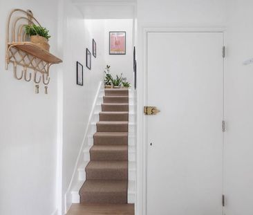 4 bedroom flat to rent - Photo 1