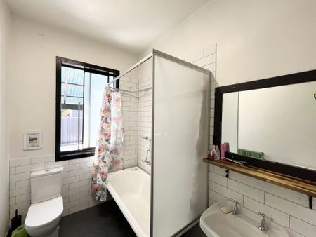 It's Easy, Living Here! - Photo 5