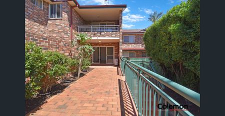 Newly Renovated Unit with Huge Courtyard - Photo 2