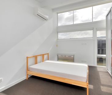 Trendy Town House In Great Location! - Photo 4