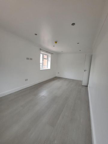 5 bedroom semi-detached house to rent - Photo 4