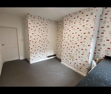3 Bed Terraced House, Gawthorne Street, NG7 - Photo 3