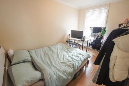 To Rent Acland Road, Charminster, Bournemouth, BH9 £2,250 pcm Tenancy Info - Photo 5