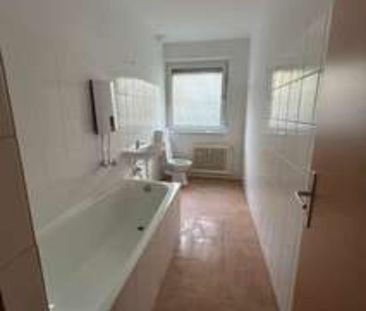 Zentral gelegene und renovierte Wohnung im Erdgeschoss mit 65,00 m²... - Photo 1