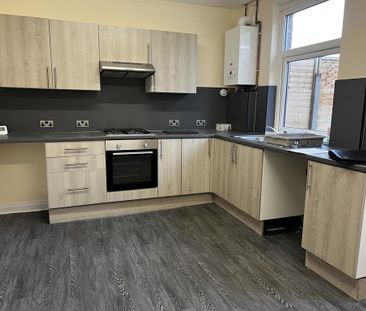 3 bedroom terraced house to rent - Photo 5
