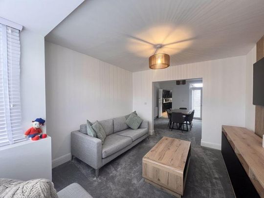 3 bedroom property to rent - Photo 1