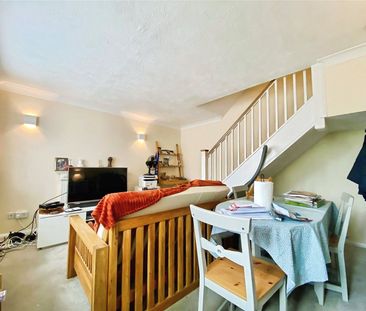 2 bedroom house to rent Court Road, Lewes, East Sussex, BN7 - Photo 1
