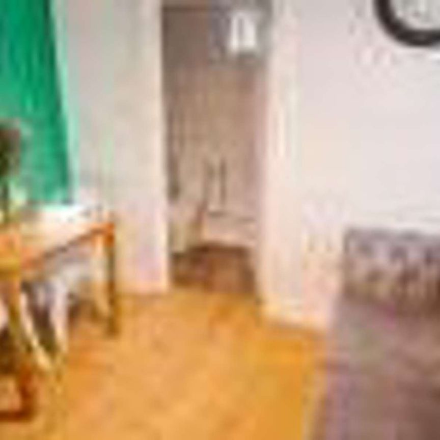 Clarence Place Room 6 - Photo 1