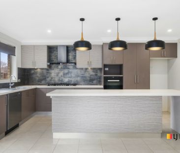 Spacious Family Home - Photo 3