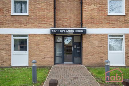 1 bedroom in a flat share to rent - Photo 4