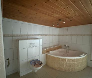 Spacious accommodation on two levels - Photo 6