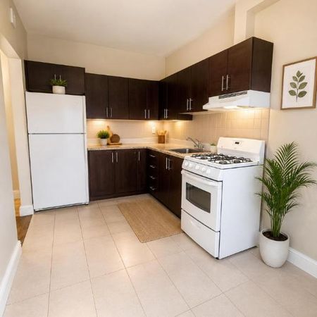 🌟**CONDO SPACIEUX, LUMINEUX ET ENSOLEILLÉ – 2 CHAMBRES FERMÉES - Photo 3