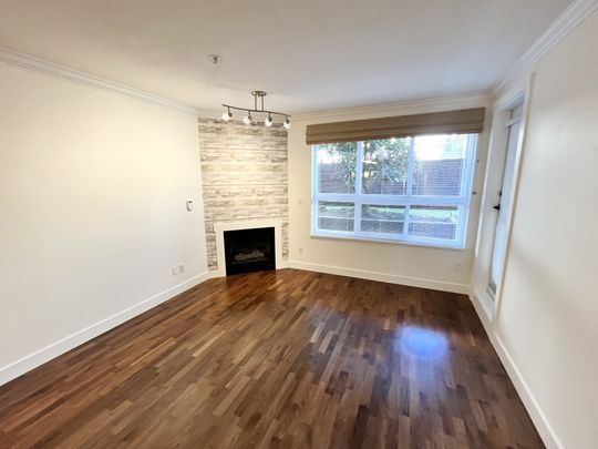 Immaculate Ground Floor One Bedroom with Parking and Storage - Photo 1