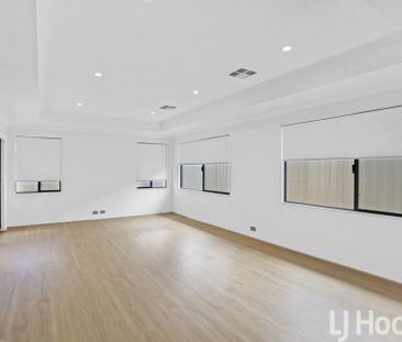 Contemporary Family Living in a Sought-After Beachside Location - Photo 2