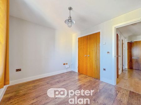 Falcon Drive, Cardiff Bay, Cardiff - Photo 4