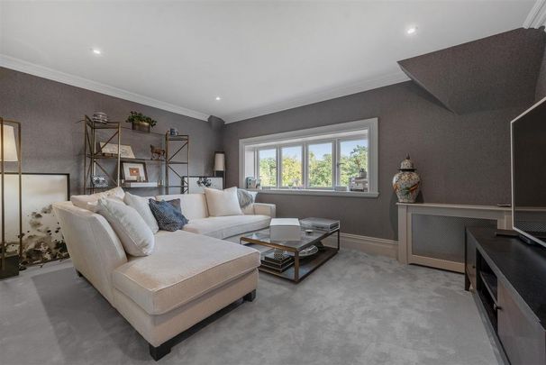 5 bedroom townhouse to rent - Photo 1