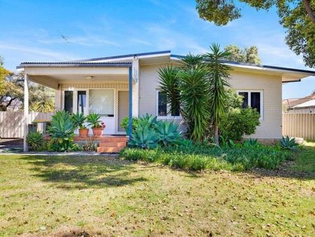 29 Simons St, Coolbellup - Photo 3