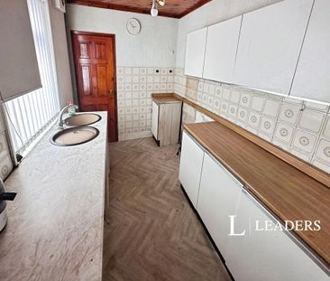 3 bedroom terraced house to rent - Photo 5