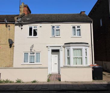 Flat C Alexandra Road, Bedford - Photo 5