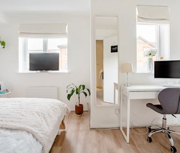 Room in a Shared House, Harlinger St, SE18 - Photo 2