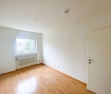 Neuwertige & modernisierte 4-Zimmer-Wohnung in ruhiger Rheinlage seitlich des Schlossparks! - Foto 4