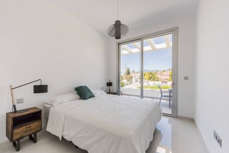 3 bedroom luxury penthouse for rent in Bel-Air, Spain - Photo 3