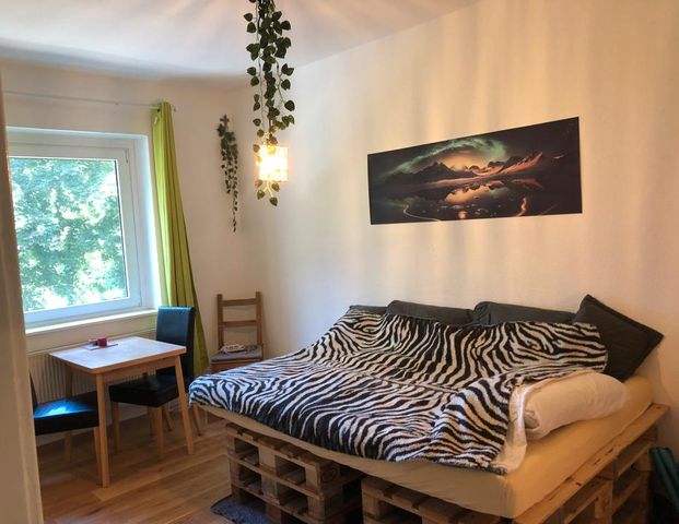 Helle, möbelierte 2 Zimmer Wohnung zur Zw.Miete 4.12.25-31.1.26 - Photo 1