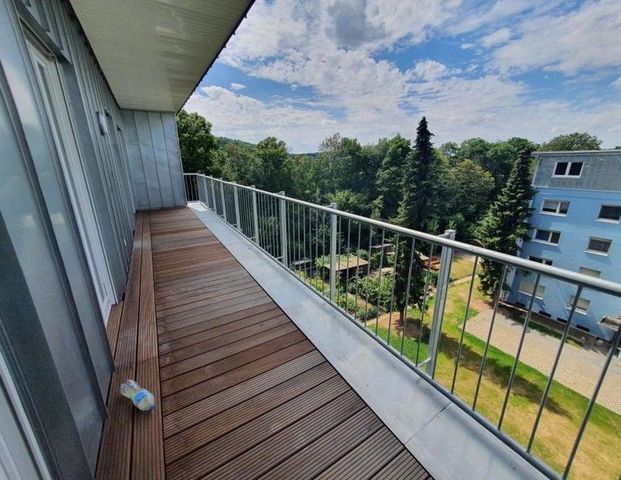 Moderne Penthouse-Wohnung - Aufzug und Fußbodenheizung über Erdwärme - Photo 1