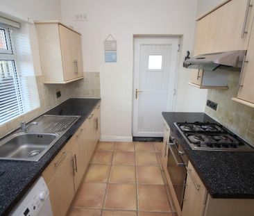 3 bedroom semi-detached house to rent - Photo 3