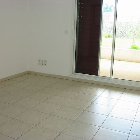 Location Appartement 1 pièce 23m² ST DENIS 97400 - Photo 4