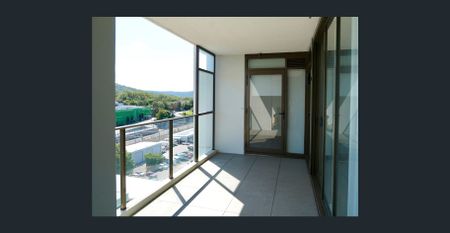 Modern 3 Bedroom Apartment & Central to Gosford CBD - Photo 3