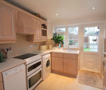 Spire View, Stanhope Heath, Stanwell, Staines-Upon-Thames,TW19 - Photo 6