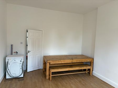 Room in a Shared House, Upper Tichborne Street, LE2 - Photo 3