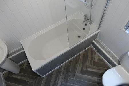 3 bedroom House To Let Total Size: 1120 SQ FT - Photo 4