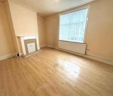 3 bedroom end of terrace house to rent - Photo 1