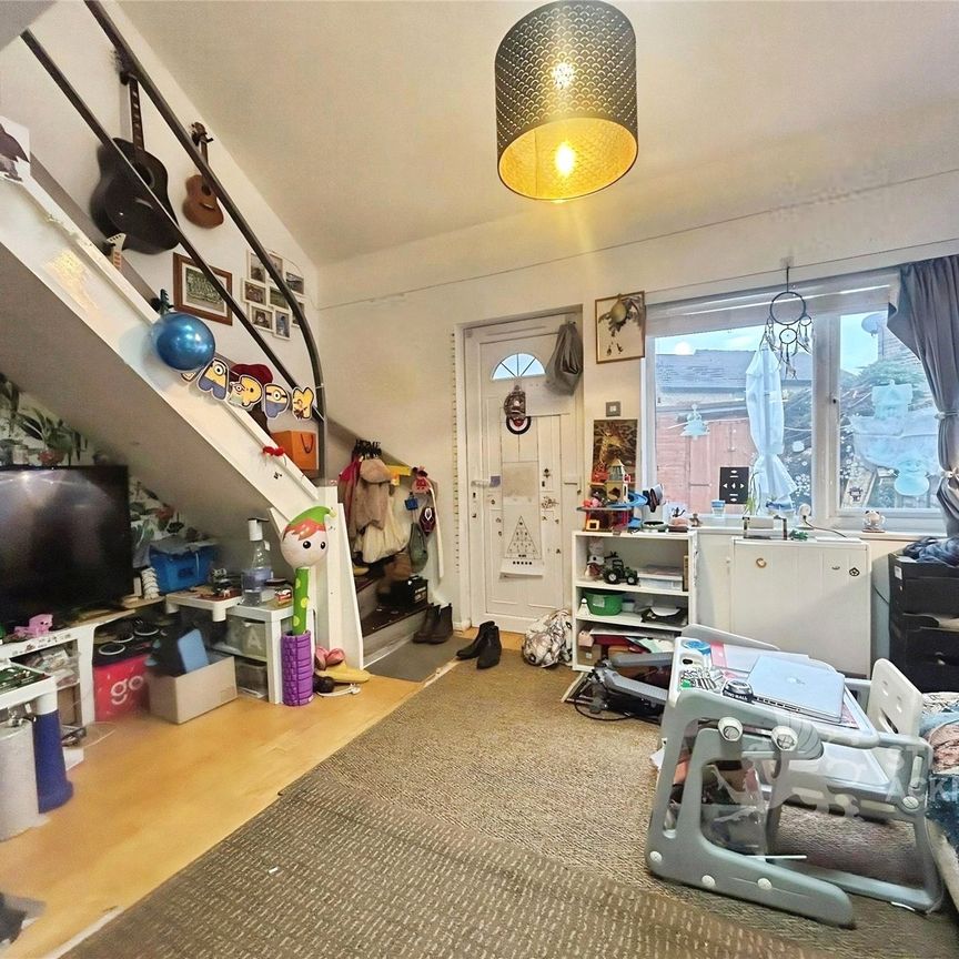 Colburn Crescent, Guildford, Surrey, GU4 7YZ - Photo 1