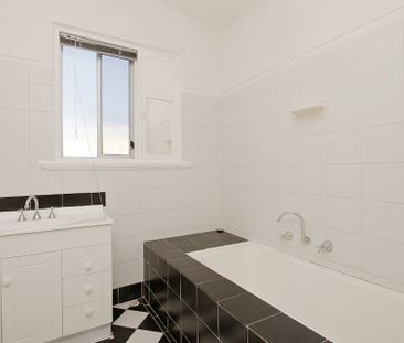 28 Coombe Street, Bayswater. - Photo 2
