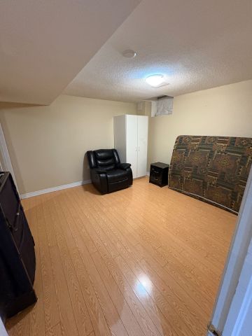 For Lease - 28 Junction Crescent, Brampton, Ontario - Photo 5