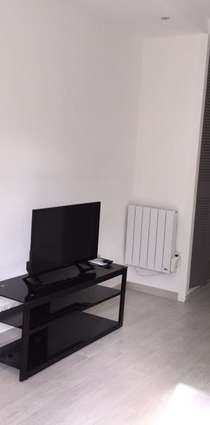 Location appartement 1 pièce, 19.30m², Nîmes - Photo 1