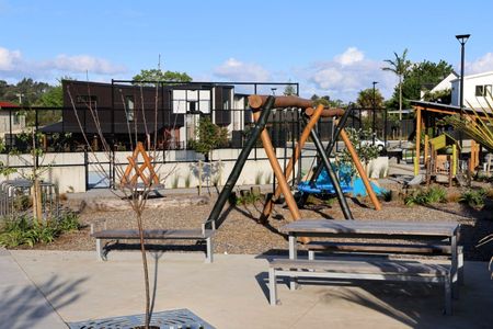 Charming 2 Bedrooms Low Maintenance - Photo 2