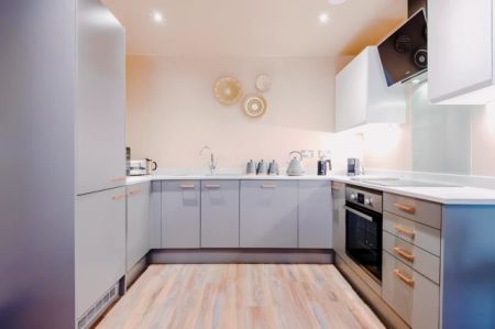 2 Bedroom, 1 Bathroom - Photo 5