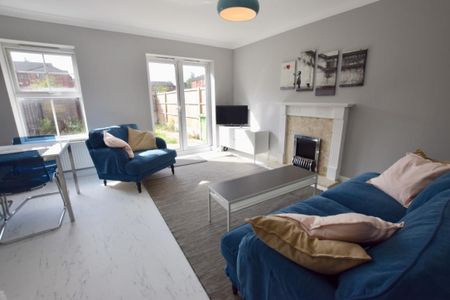 Room 1, 2 Silken Court - 2 Silken Court, Nuneaton - PROFESSIONAL BILLS INCLUDED HOUSE SHARE ENSUITE - Photo 5