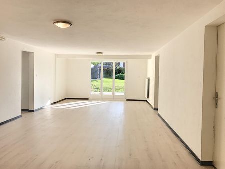 Villa de 6.5 pièces avec garage, jardin et piscine. - Photo 3