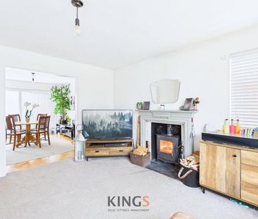 4 bedroom detached house to rent - Photo 2