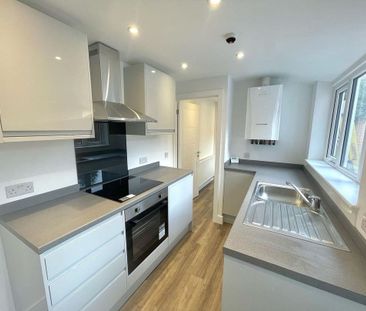 2 bedroom terraced house to rent - Photo 2